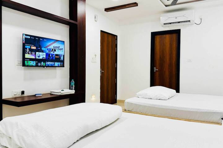 Room 43 of 61
