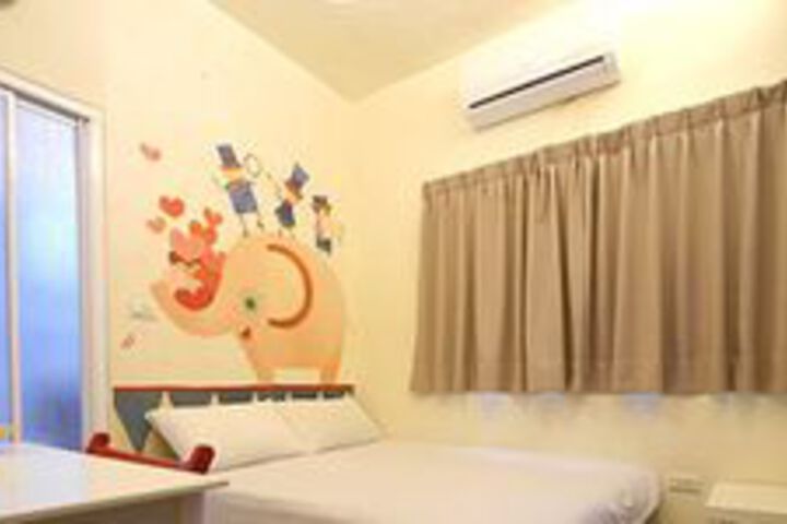 Room 28 of 118