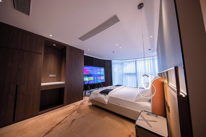 Room 28 of 148