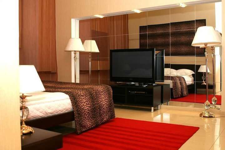 Room 9 of 50