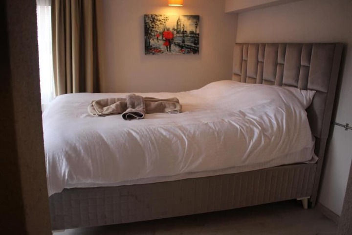 Room 3 of 20