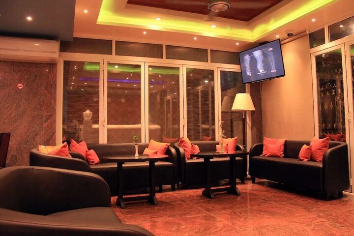 Hotel Interior 4 of 114