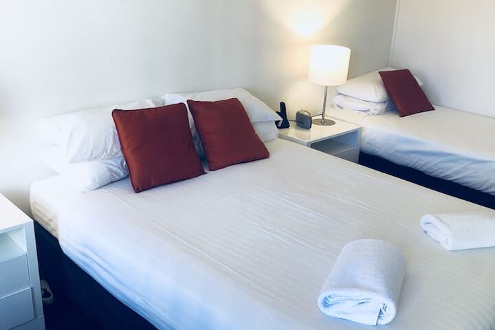 Room 33 of 159