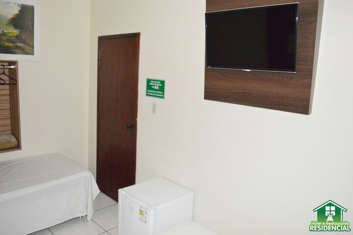 Room 6 of 28