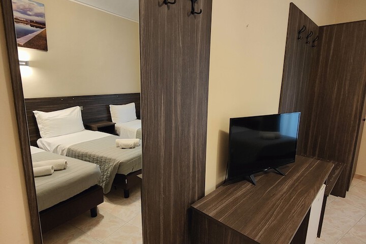 Room 11 of 65