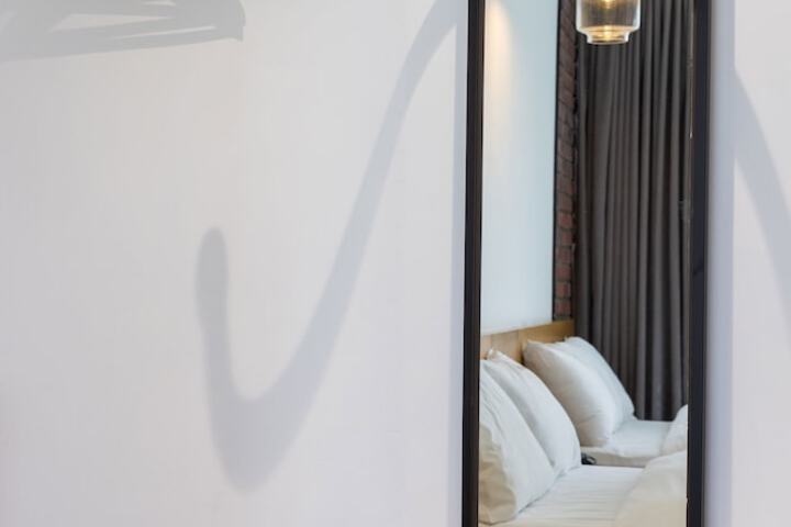 Room 93 of 151