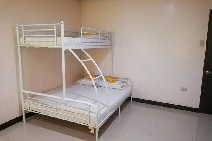 Room 10 of 11