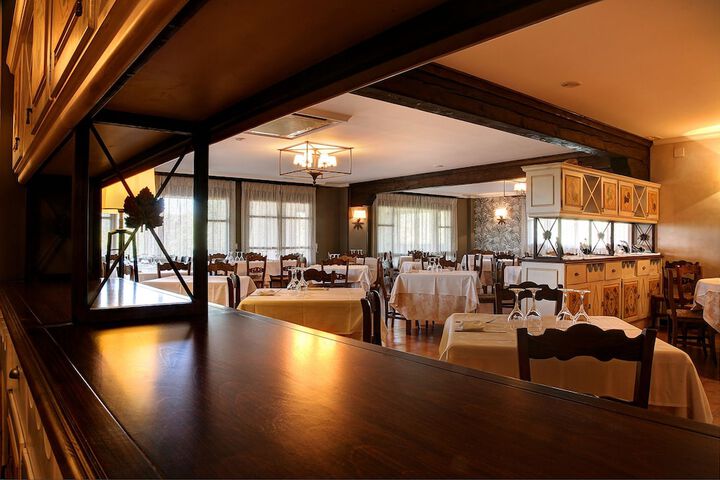 Dining 44 of 70