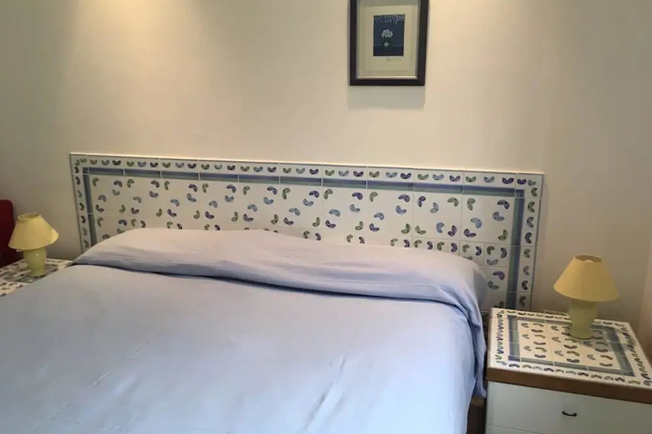 Room 5 of 13