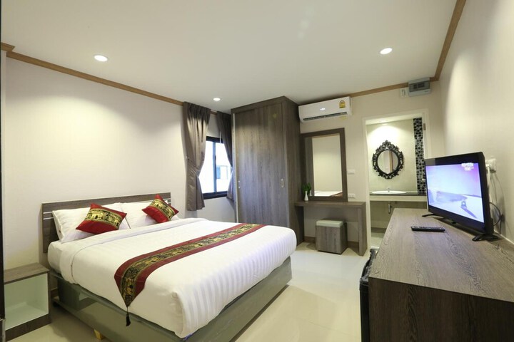 Room 15 of 38