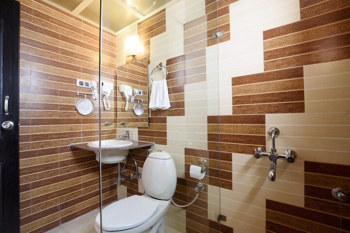 Room 15 of 26