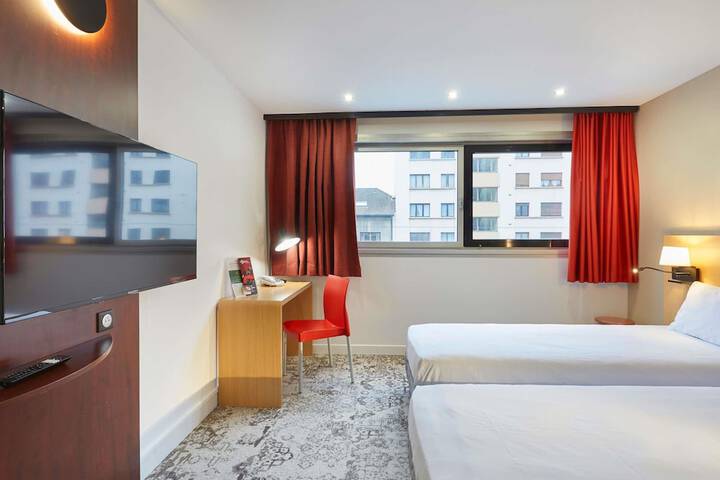 Room 16 of 44