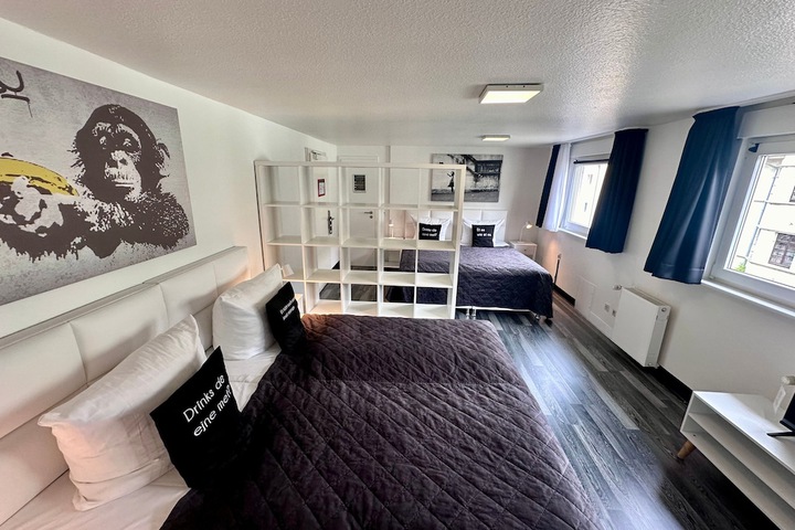 Room 35 of 81