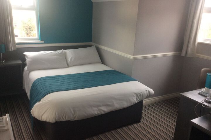 Room 3 of 41