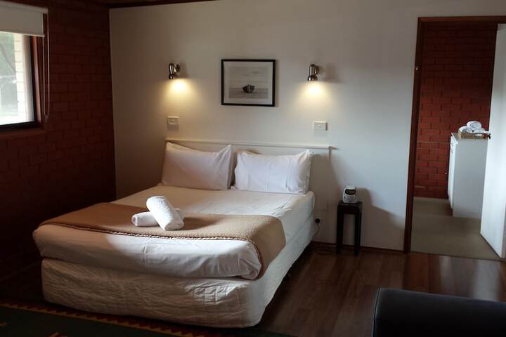 Room 13 of 36