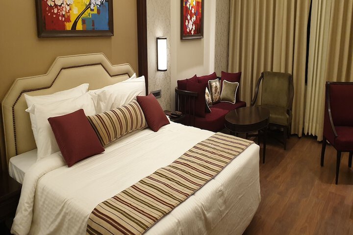 Room 16 of 40