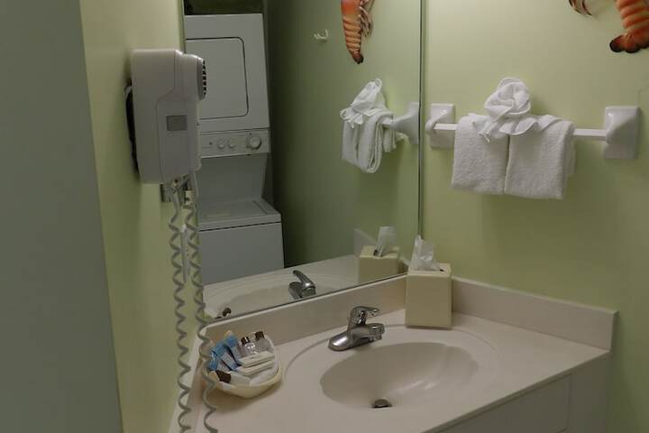 Room 193 of 229
