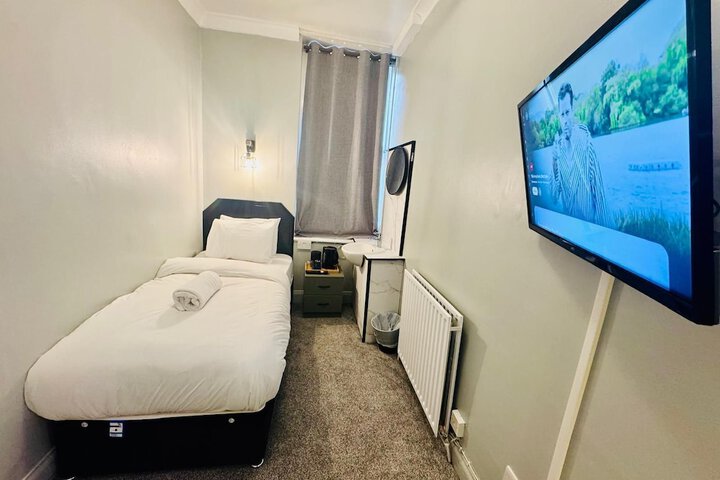 Room 10 of 41