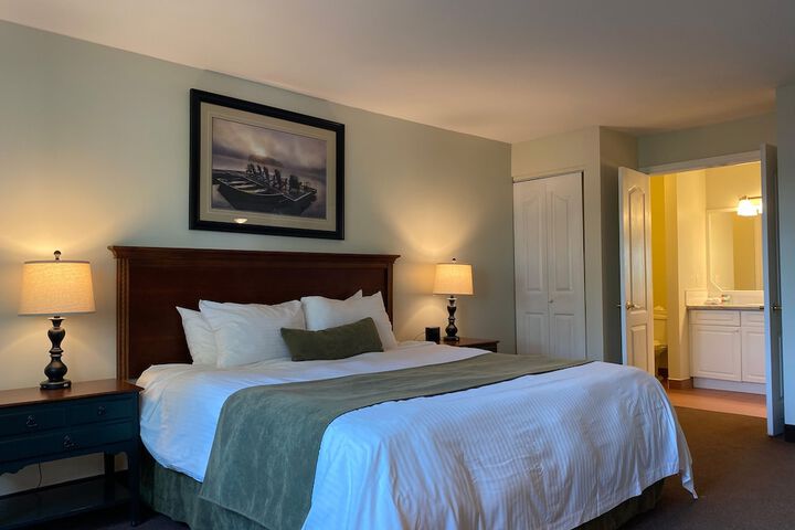 Room 11 of 100