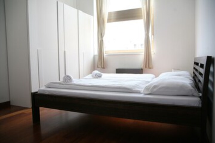 Room 178 of 275