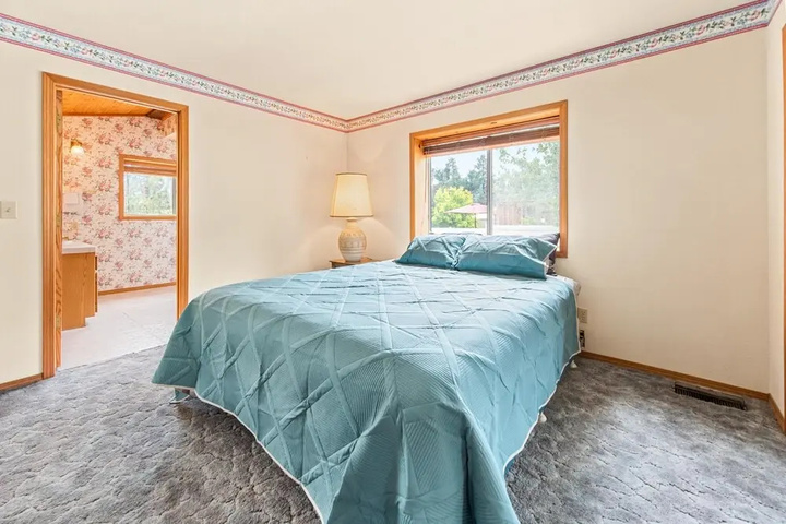 Room 4 of 15