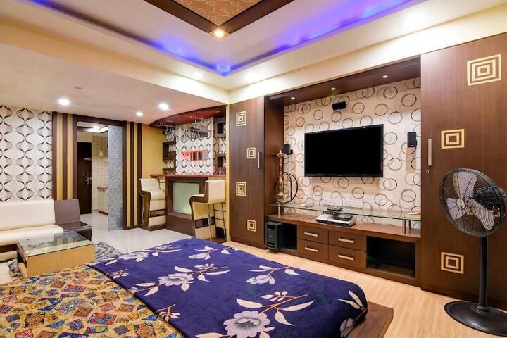 Room 2 of 44