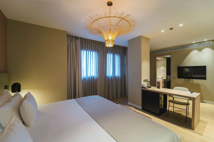 Room 18 of 78