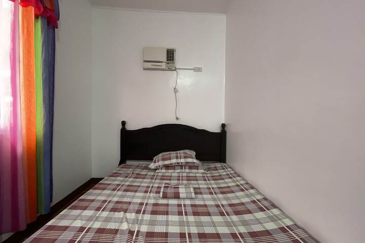 Room 45 of 200