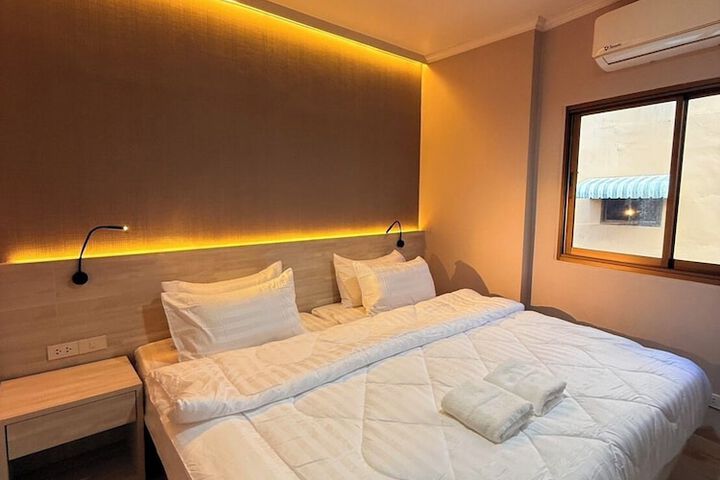Room 18 of 28