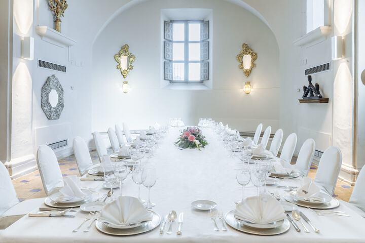 Ballroom/Hall 22 of 33