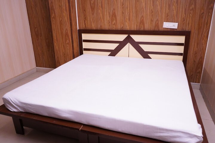 Room 8 of 68