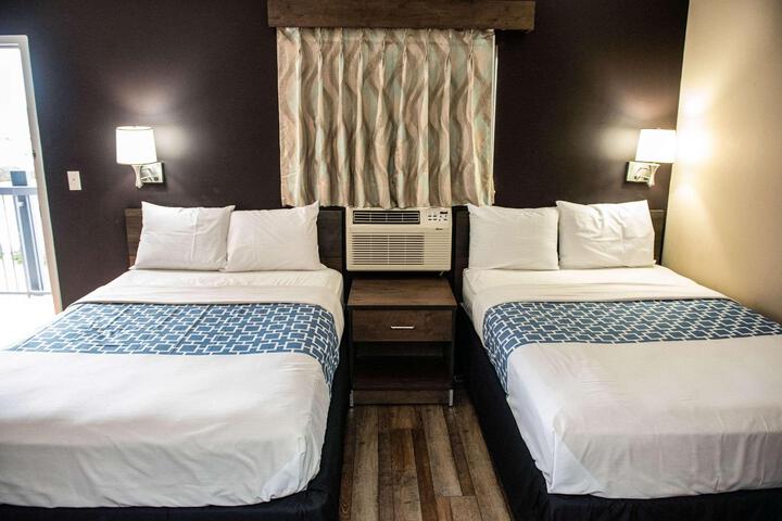 2 Double Beds (5 of 5)