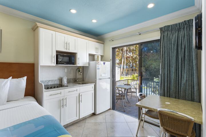Private kitchenette