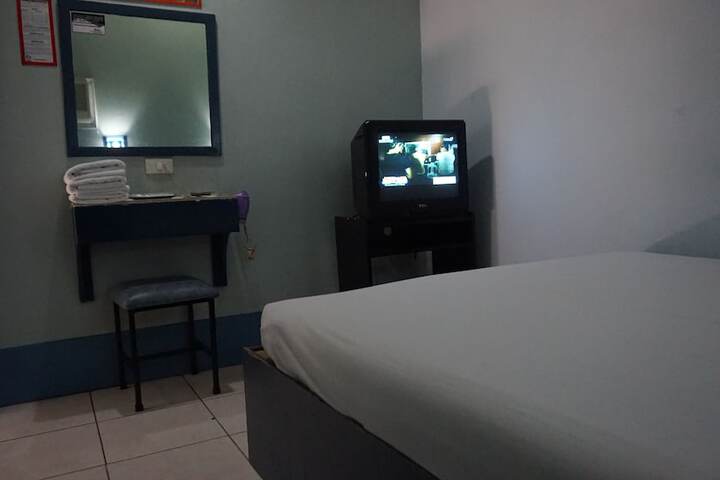 Room 8 of 20