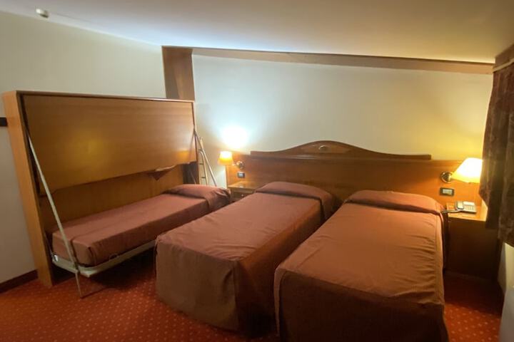 Room 18 of 51