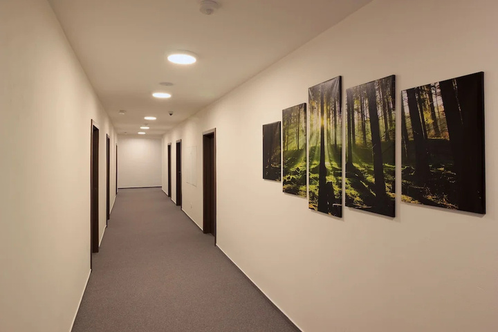Room 6 of 11