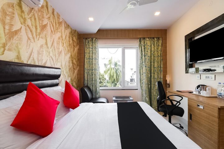 Room 11 of 33