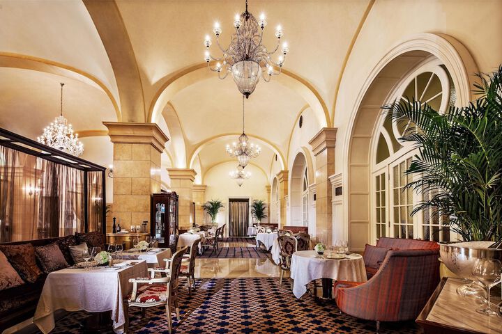 Dining 70 of 95