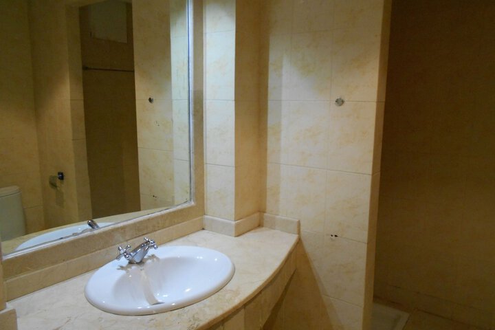 Room 15 of 27