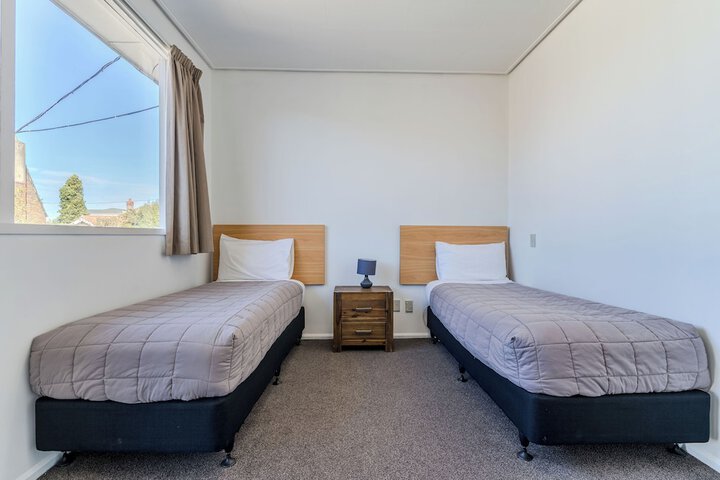 Room 6 of 31