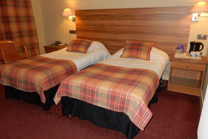Room 6 of 36