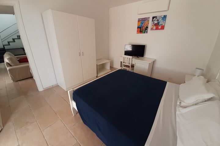 Room 18 of 249