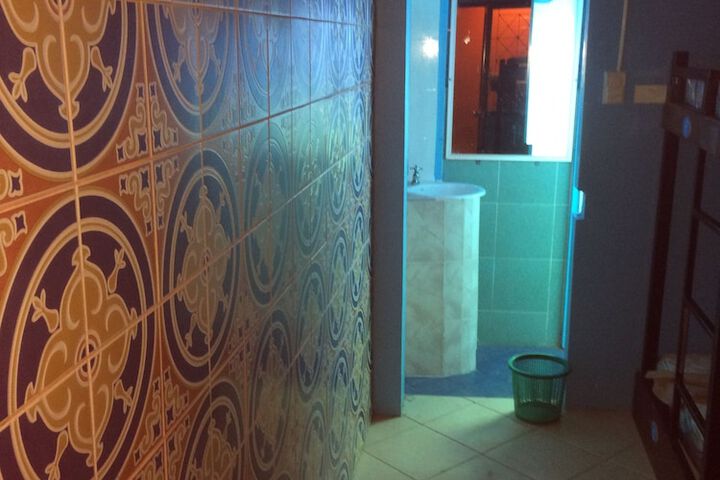 Room 26 of 37