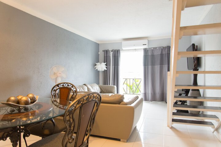 Room 8 of 27