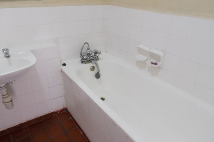 Room 14 of 37