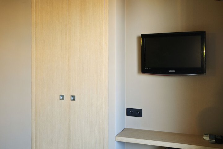 Room 17 of 27