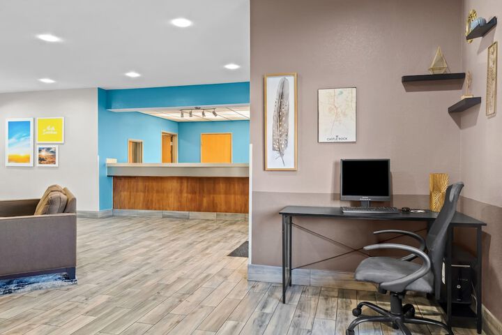 Business Center 75 of 79