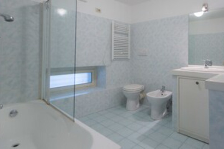 Room 2 of 22