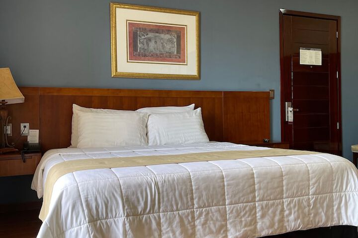 Room 11 of 21