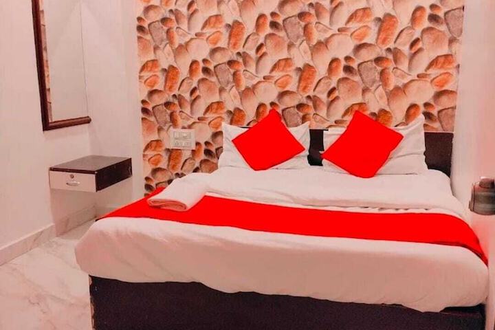 Room 7 of 14